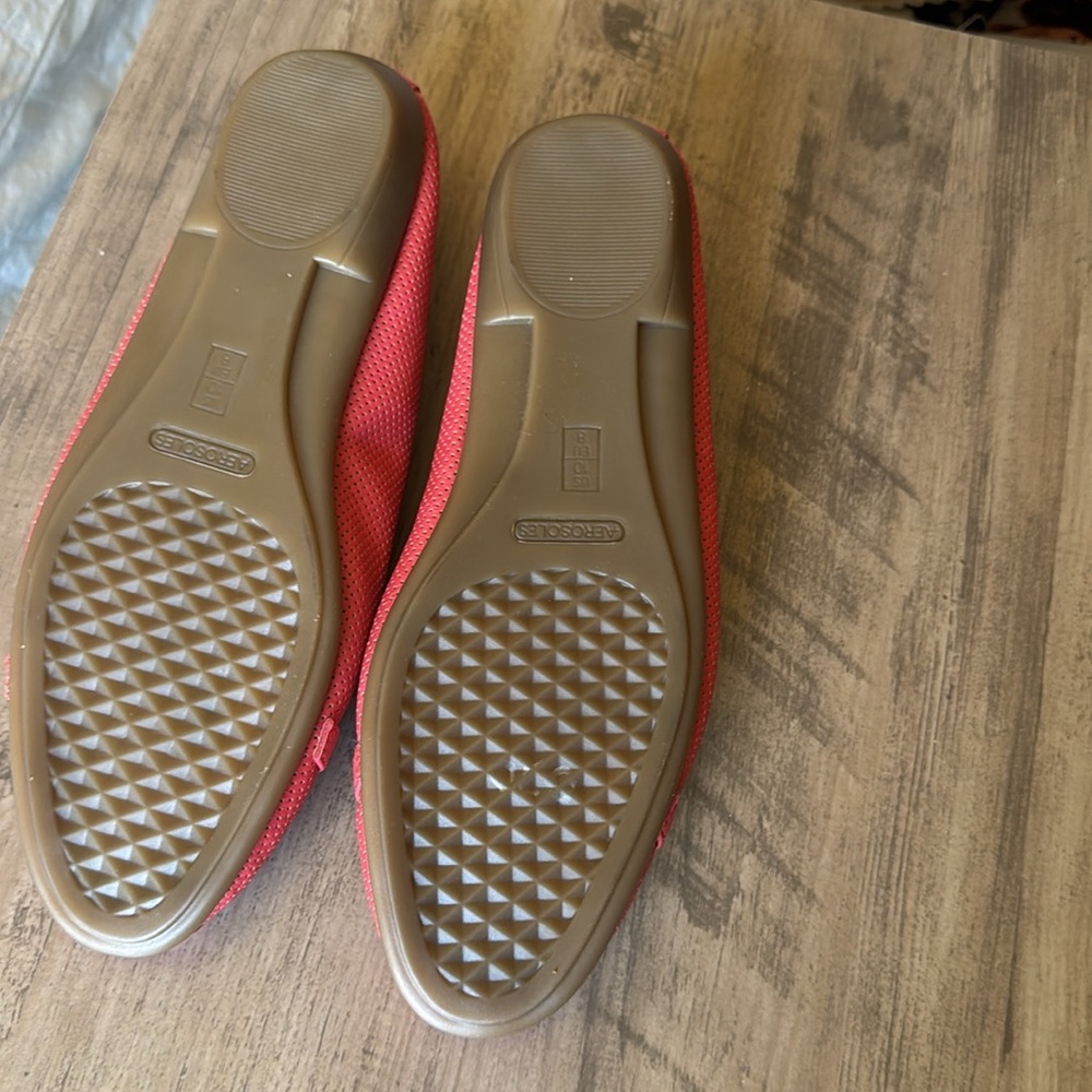 AEROSOLES SalmonFlats with Gold Buckles Size 10M but flexible. - Picture 2 of 7